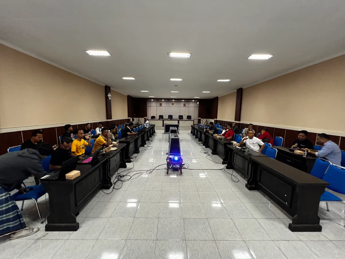 event director albd pringgasela raya 7, ahmad feryawan saat memaparkan persiapan acara alunan budaya desa pringgasela raya 7 di rupatama 1 kantor bupati lotim, jum'at (8:9)