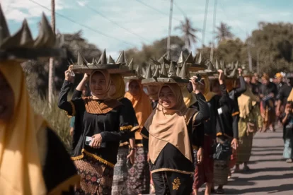 Prosesi Nyiru Jaja Bejangkongan, salah satu kegiatan yang ada di Festival Dongdala 2022. Foto: Panitia Dongdala 2022