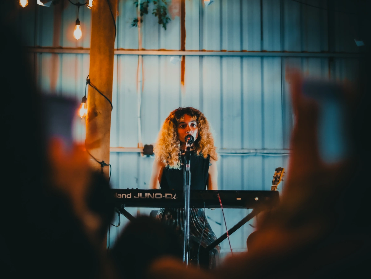 Asmarani Pamela Paganini - Usap Matamu dan Ciumlah Dingin Pagi